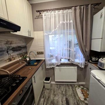 Здам в оренду  частину будинку по вул. Л.Ратушної.