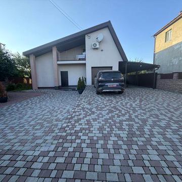 Продам будиноа в Довжику з банькою біля лісу можно під єОсеоя