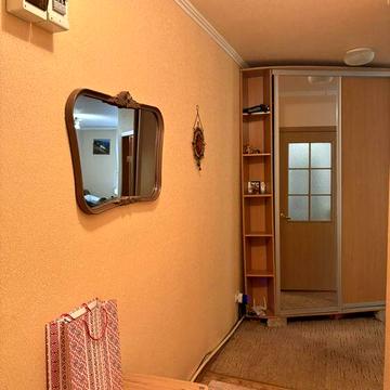 Продається своя 2к квартира в Синельниково вул. Затишна 106