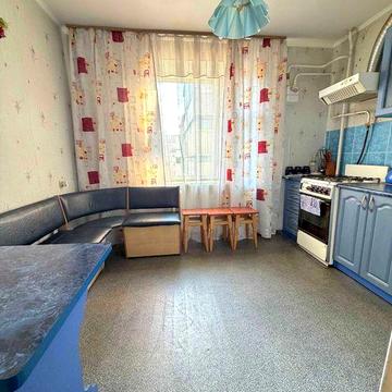 Продаж великої 4-кімнатної квартири по вул.Миру.
