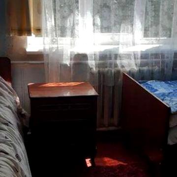 Здається житло для пари похилого віку .