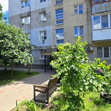 Хлебодарское  Хрущёвка Продам 1 комнатную квартиру 33 кв.м.  Балкон 4 этаж