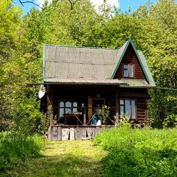 Продам будинок в мальовничій місцевості у горах з ділянкою  25 соток.