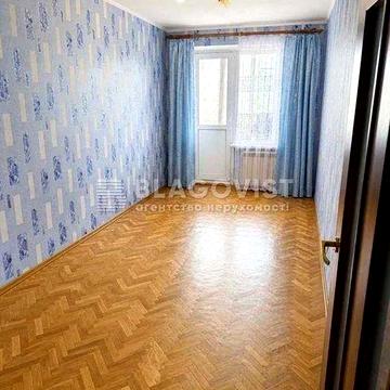 Продаж 3-к квартири, косметичний ремонт, гарний стан. Соловяненка, Метро Дарниця, парк Перемога Комсомольський масив