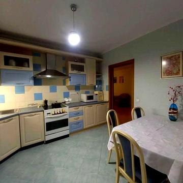 Оренда квартири ,вул.Драгоманова 8А,метро Позняки!