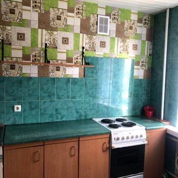 Сдаю 1-комнатную квартиру улучшенной планировки в кирпичном доме, Победы59, метро 1 минута