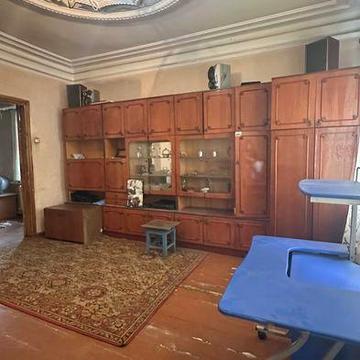 Оренда 1/2 будинку, центр Камянського