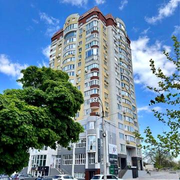 Центр. Продаж великої видової 3 кім кв