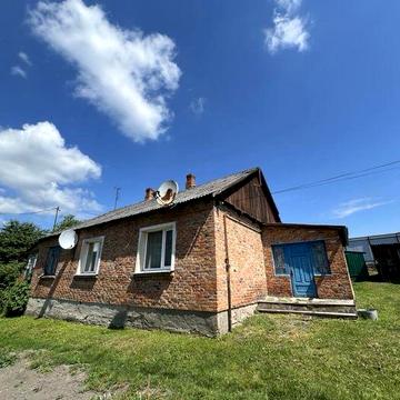 Продам частину цегляного будинку.