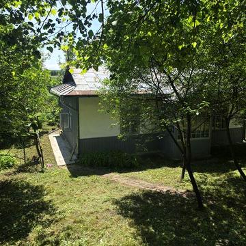 Продам будинок поруч в мальовничому місці, поруч ліс ,річка, пагорби.