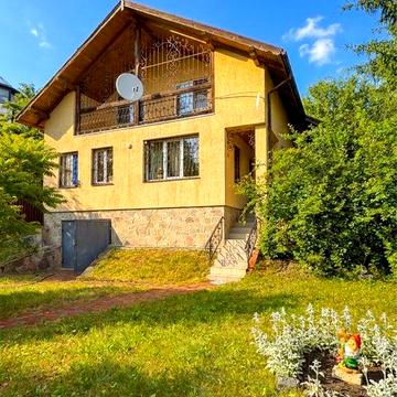 Будинок у с.Гінці поруч з річкою Удай