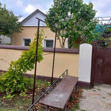 Продам отличный дом в районном центре г.Березовка