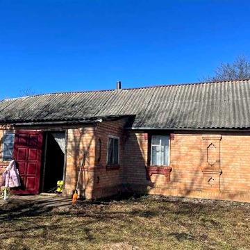 Продаж будинку в селі