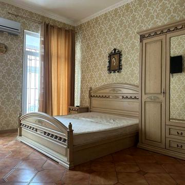 Центр  Дерибасовская Екатерининская  2 ком Парковка Приморский б-р
