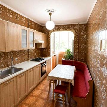 У продажу простора 3 кімнатна квартира на вул. Ільфа і Петрова