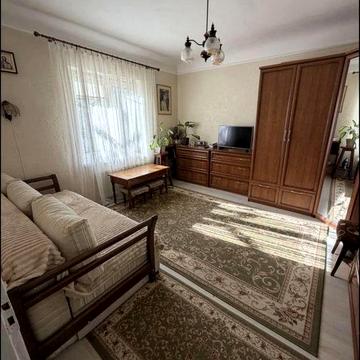 •Продаж квартири в будинку