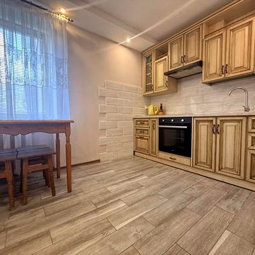 Сдам 2-ух комнатную просторную квартиру Тополь 3