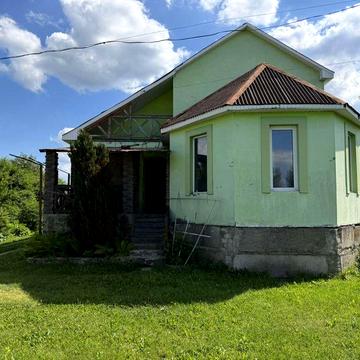 Будинок з ділянкою, хороша локація + бонус
