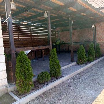 Гарна пропозиція, як під бізнес так і під житло! Продається будинок з великою земельною ділянкою по вул. Київська.