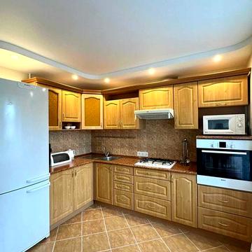 Продам 3 кімнатну квартиру біля Променя
