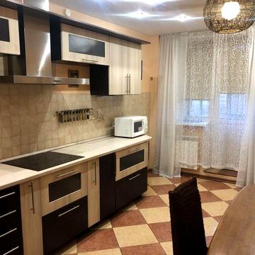 Оренда 3-ох кімнатної квартири, Шептицикого 14, м. Лівобережна. Енерго автономна .