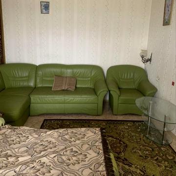 Половки поруч зупинка та Маркет опт вільна