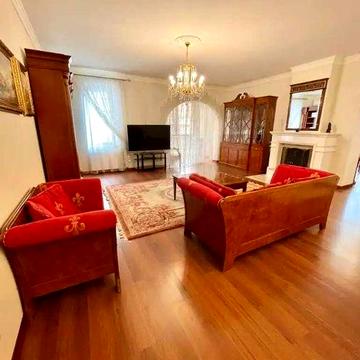 Продам велику 4к квартиру 220м2 Центр Старокозацька Новий будинок