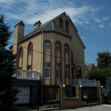 Зоряна вул.