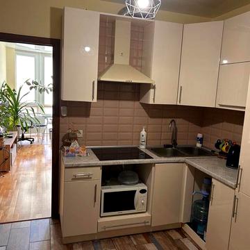 2 кімнатна Квартира 50 м на Соборності 30