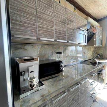Продам видову 2х кімн.кв. | 65 м² | Меблі, техніка, генератор | Заходь і живи