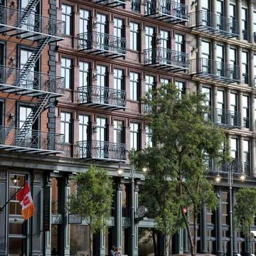 Продам 1 кім квартиру в єлітному будинку у центрі міста
