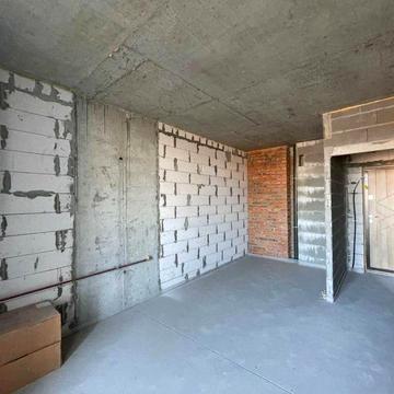 Продам квартиру з окремою спальнею та кухнею-вітальнею 15,6 м²