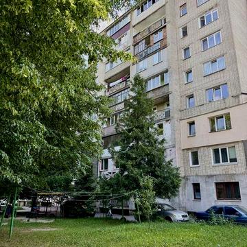 Продам однокімнатну квартиру в цегляному будинку! Житловий стан. Підходить під державні програми! Крута локація!