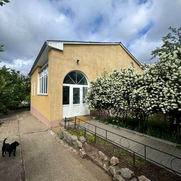 Продається 2 будинки на 1 земельній ділянці