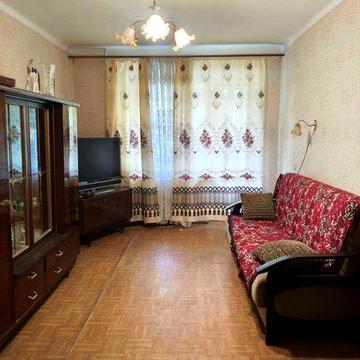 Продам чудову 2-квартиру на вул. Космонавтів, район Черемушки