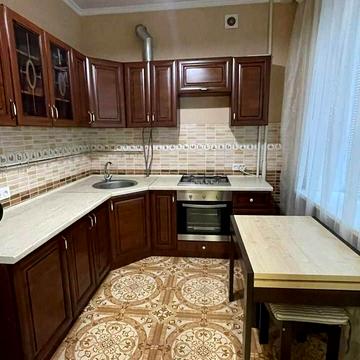 Академіка Янгеля вул., 20