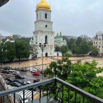 Продам 2-кімнатну квартира у центрі Києва, Володимирська 19