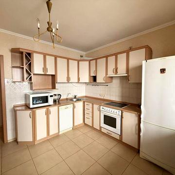 Продам велику комфортну 2ку м.Позняки Гмирі 1/2