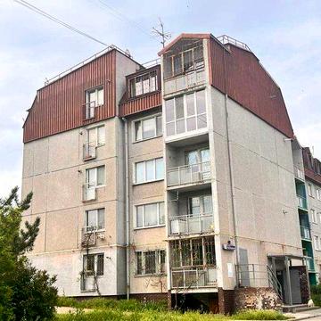 Продам трикімнатну квартиру на Чехах