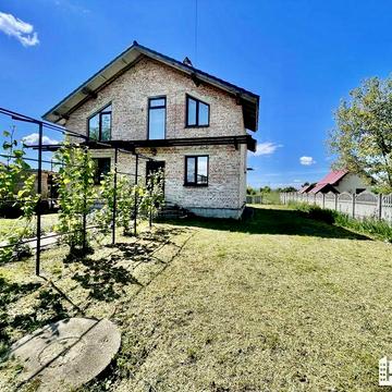 Готовий будинок за солодкою ціною в 10 хвилинах від міста