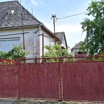Яноші Берегівський р-н будинок 4 кім