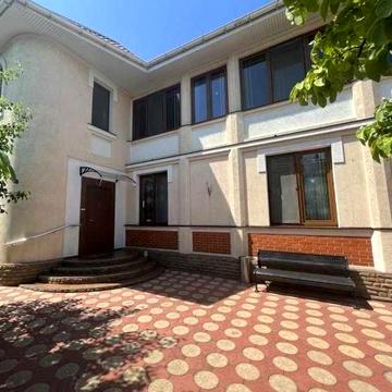 Цегляний будинок на Фонтані • 9 ст Фонтану • вул Окружна • Гараж • Камін