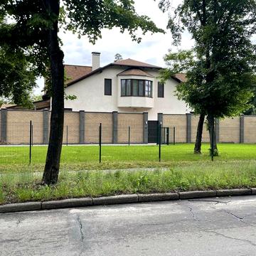 Пуща Водиця будинок з ремонтом