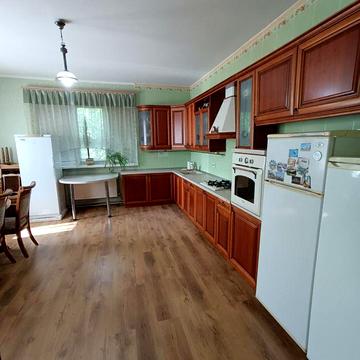 Продаж будинку з ремонтом в центрі
