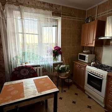 Продам затишну простору квартиру покращеного планування по кільцевому маршруту