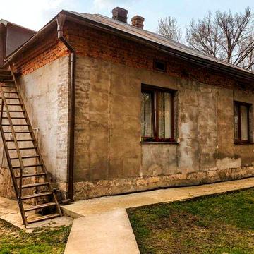 продається будинок поблизу міста Збараж