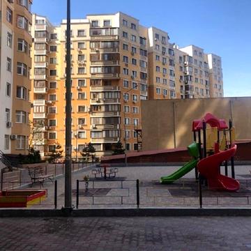 Добровольців вул. (Маршала Говорова), 8