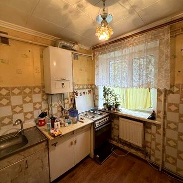 Продам 3 -х кімнатну вартиру центр Фастов