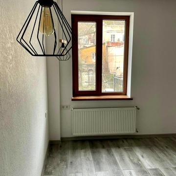 Приморська вул., 22