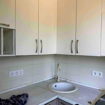 Продам 2 к на Алексеевке рядом с метро . Неоконченный капремонт